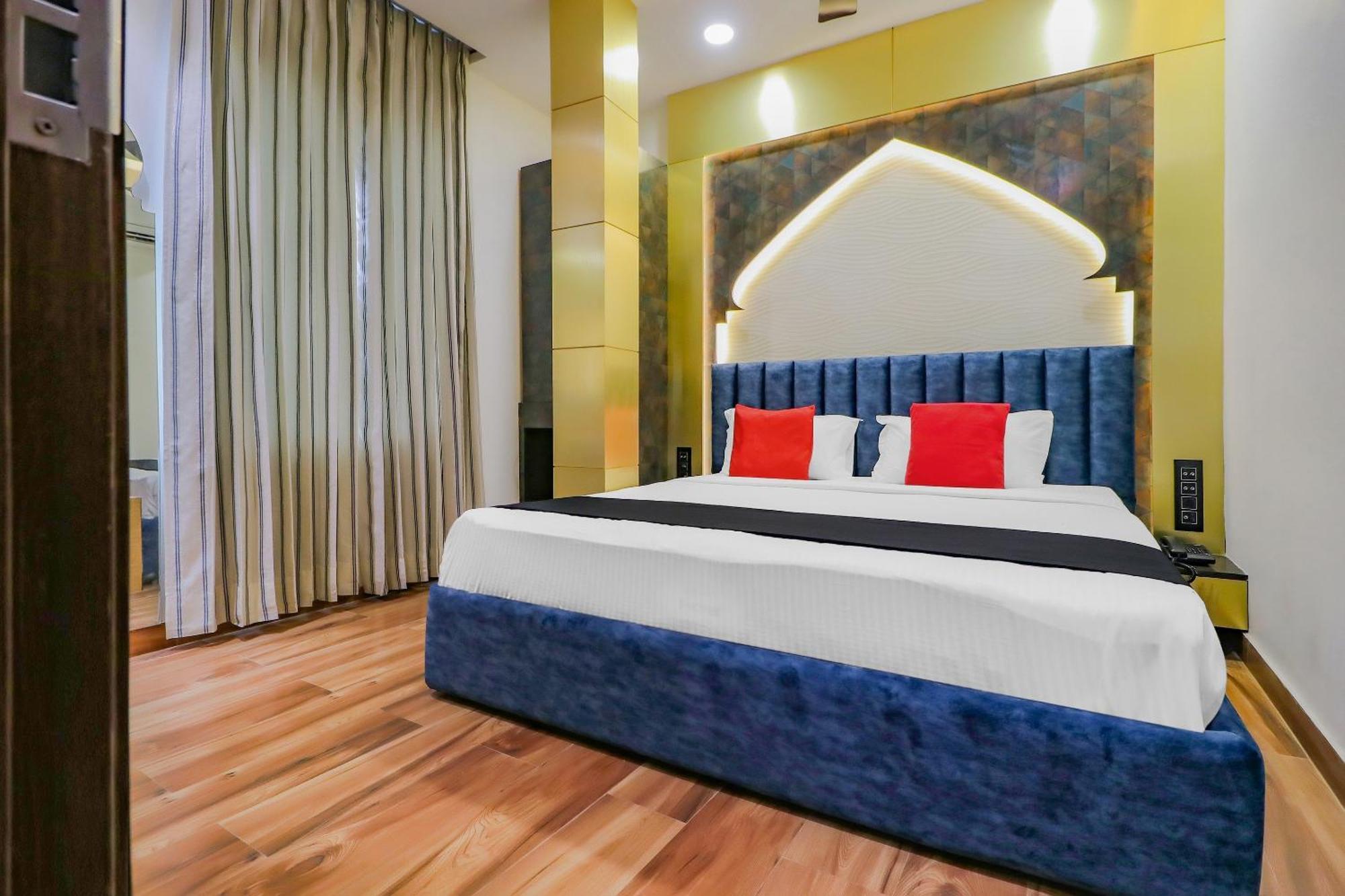 Capital O Western Galaxy Amritsar Dış mekan fotoğraf